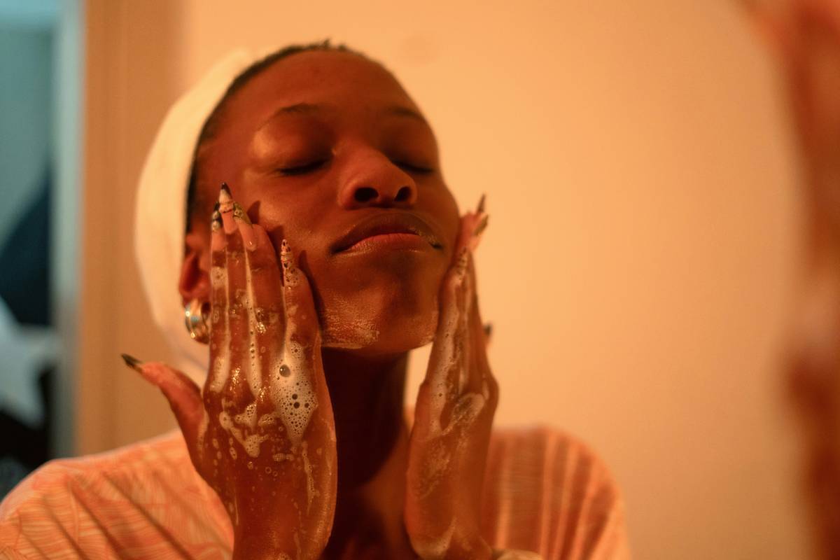 Natural face wash cleanser how to proper rinsing and drying technique