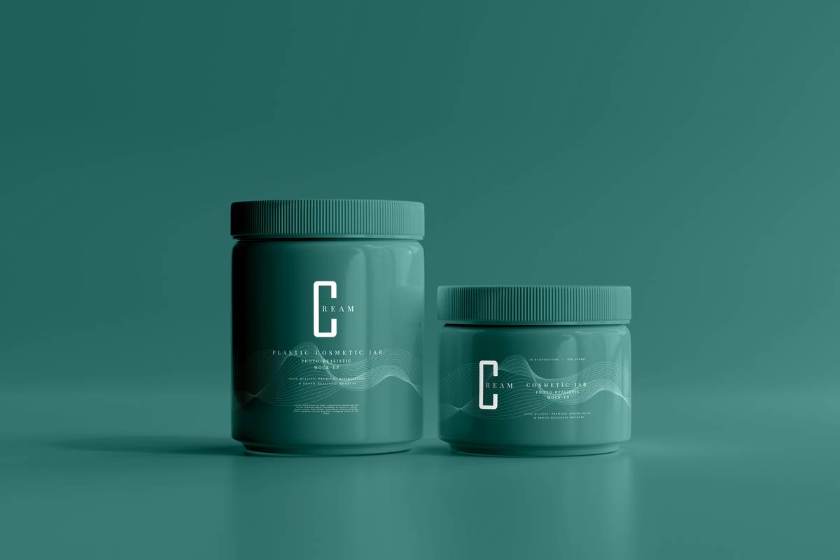 Close-up of organic green gram powder in a glass jar next to whole green gram beans for eco friendly cleanser green gram face